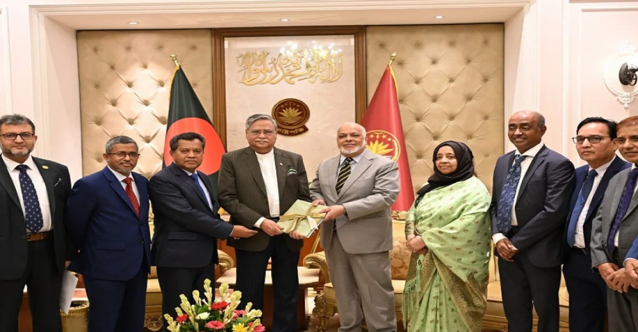 রাষ্ট্রপতির কাছে জুডিশিয়াল সার্ভিস কমিশনের রিপোর্ট পেশ