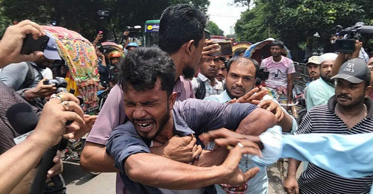 হাসিনাকে ফেরাতে আসিনি, বঙ্গবন্ধুকে শ্রদ্ধা জানাতে এসেছি - গণপিটুনির শিকার রিকশাচালক