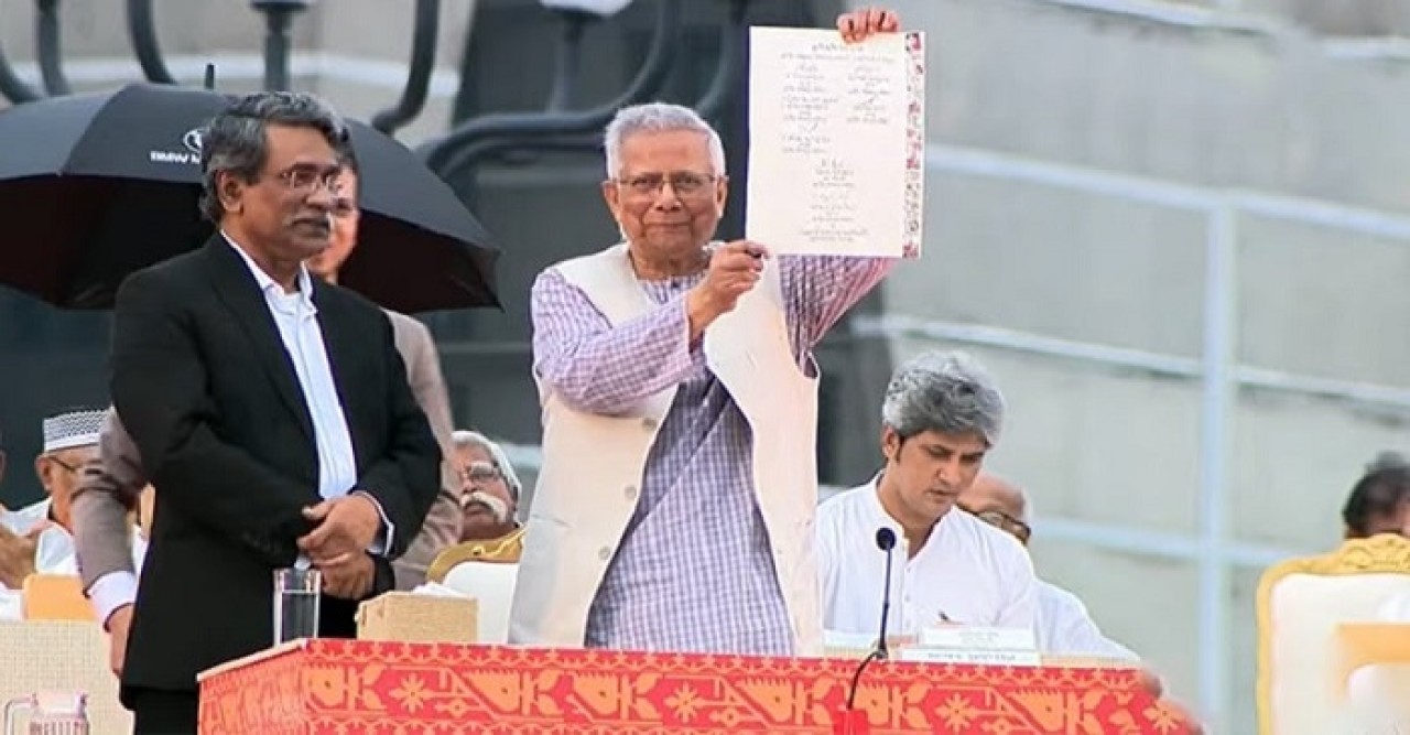 জুলাই সনদে স্বাক্ষর করলেন প্রধান উপদেষ্টা ও রাজনীতিবিদেরা