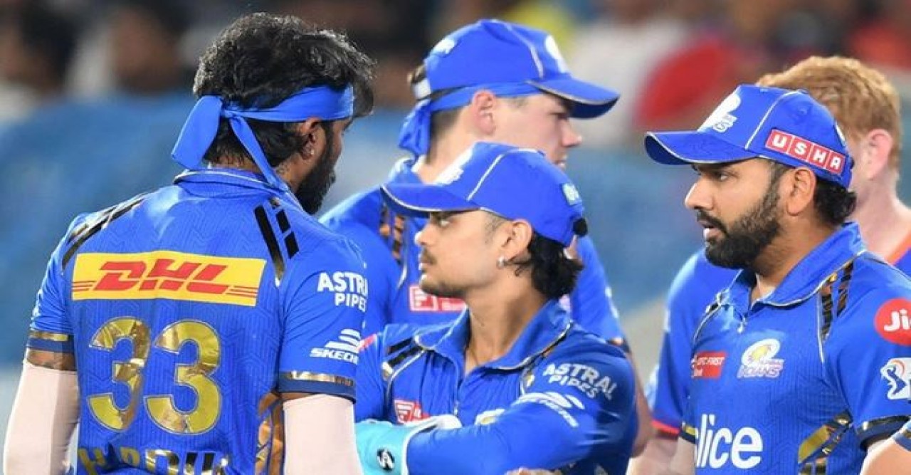 হার্দিক ফেরায় মুম্বাইয়ের ড্রেসিংরুমে অশান্তি
