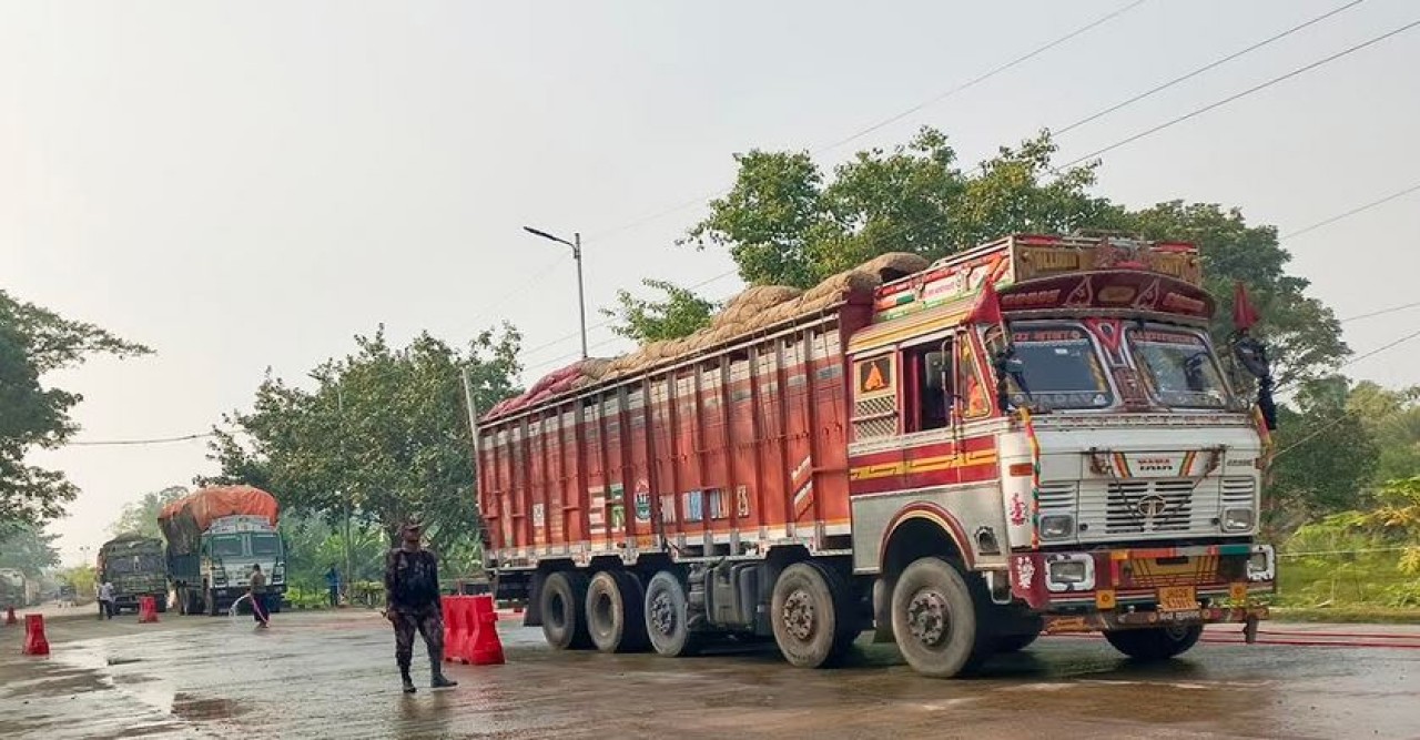 ঈদুল আজহা উপলক্ষ্যে সাতক্ষীরার ভোমরা স্থলবন্দরে আমদানি-রফতানিসহ বাণিজ্যিক কার্যক্রম টানা সাত দিন বন্ধ ঘোষনা
