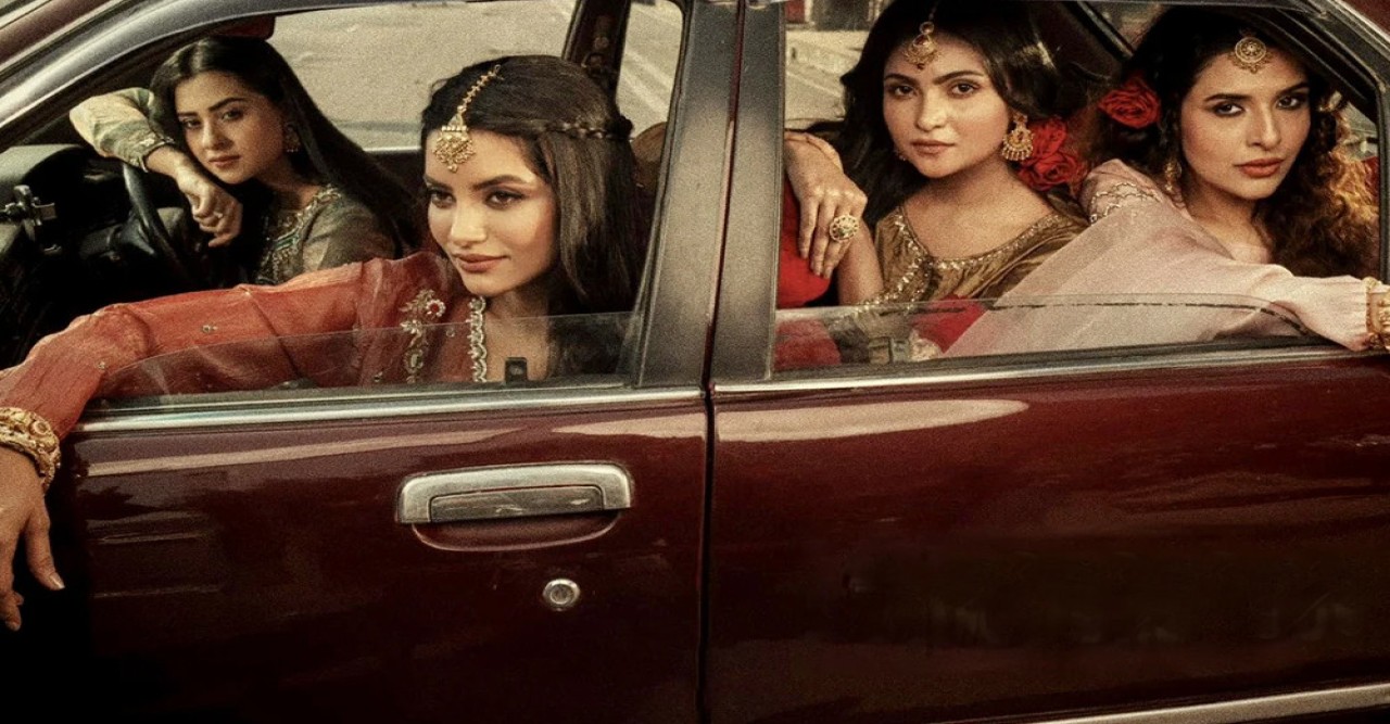 ‘প্রেশার কুকার’-এর সিটি বাজবে এবার হইচইয়ে