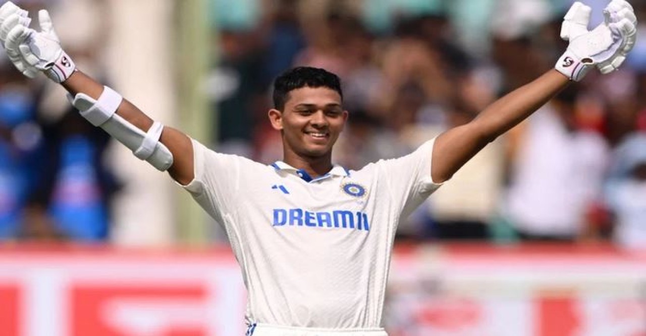 ভারত-ইংল্যান্ড টেস্ট বিশাখাপত্তমে জয়সওয়ালের একার লড়াই