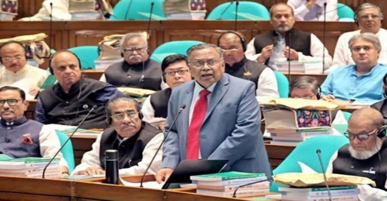 বিদেশি নাগরিকরা ১০ মাসে ১৩০ মিলিয়ন ডলার নিয়ে গেছেন
