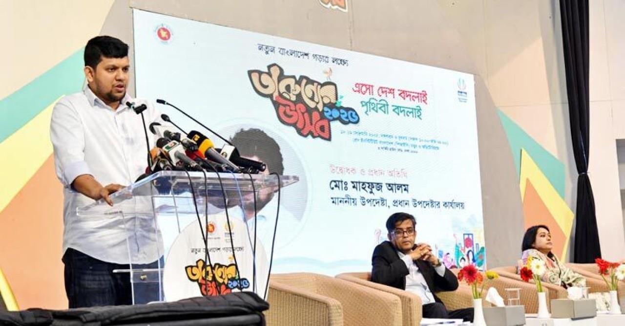 শেখ হাসিনা জনগণকে ফ্যাসিবাদের চেতনায় দূষিত করে গেছেন: মাহফুজ