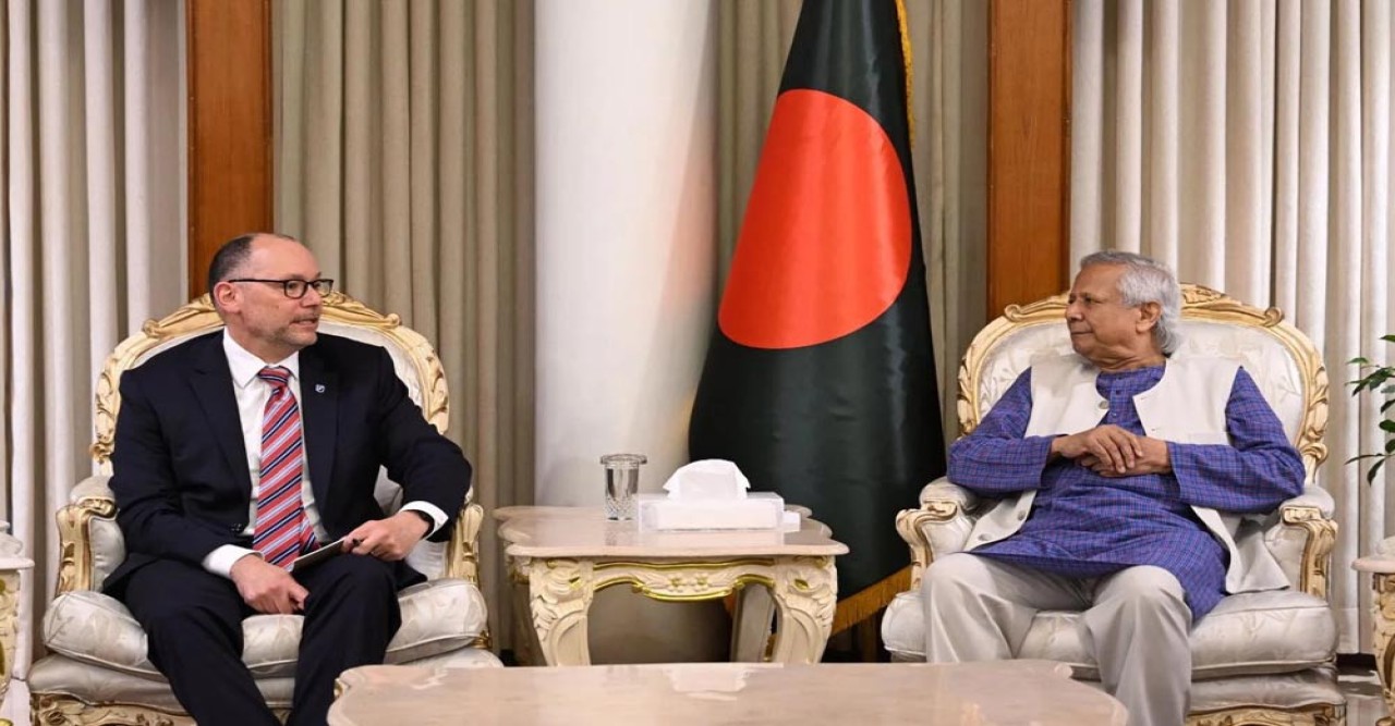 ড. মুহাম্মদ ইউনূসের সঙ্গে পিটার হাসের সাক্ষাৎ