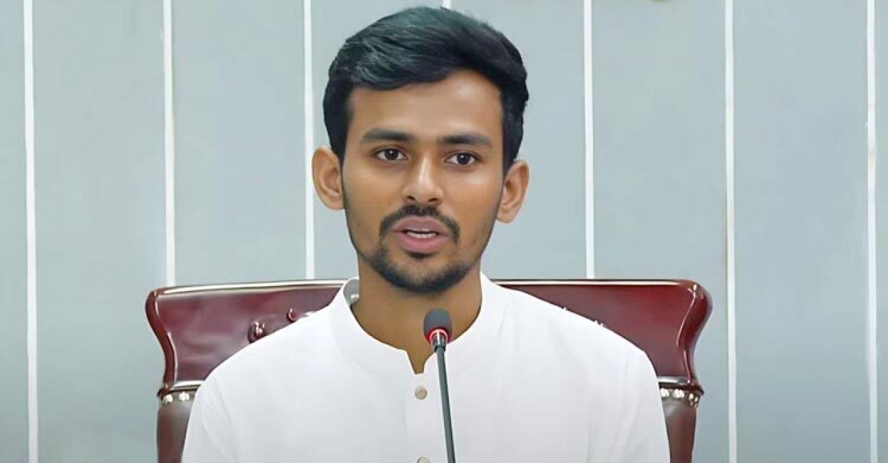 নিষিদ্ধ হচ্ছে যুবলীগ-স্বেচ্ছাসেবক লীগ: উপদেষ্টা আসিফ মাহমুদ