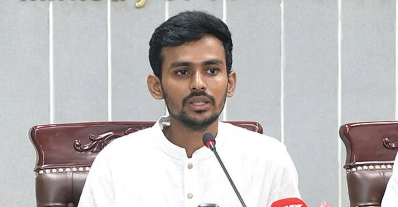 চুপ থাকার পরিস্থিতি নেই, ইশরাকের বিষয়ে সিদ্ধান্ত শিগগির -উপদেষ্টা আসিফ মাহমুদ