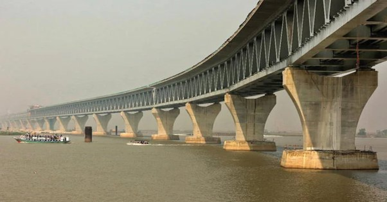 পুরোপুরি দেশীয় অর্থায়নেই নির্মিত পদ্মা বহুমুখী সেতু
