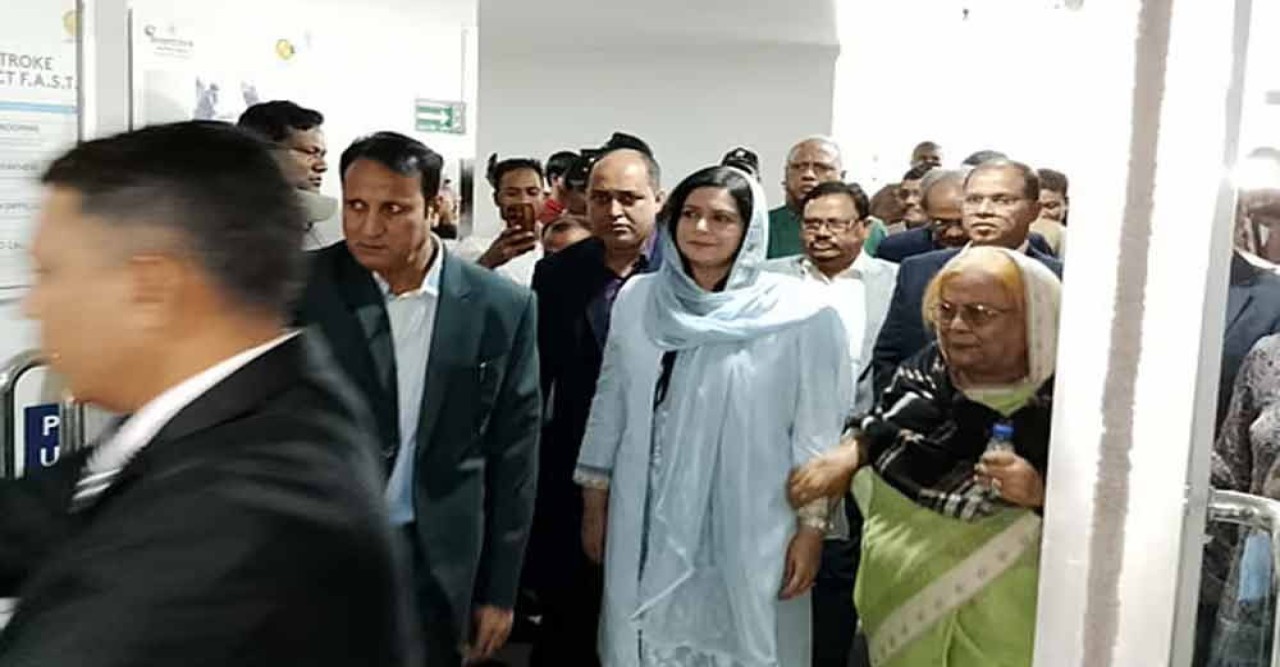খালেদা জিয়ার খোঁজ নিতে আবারও এভারকেয়ার হাসপাতালে জুবাইদা রহমান