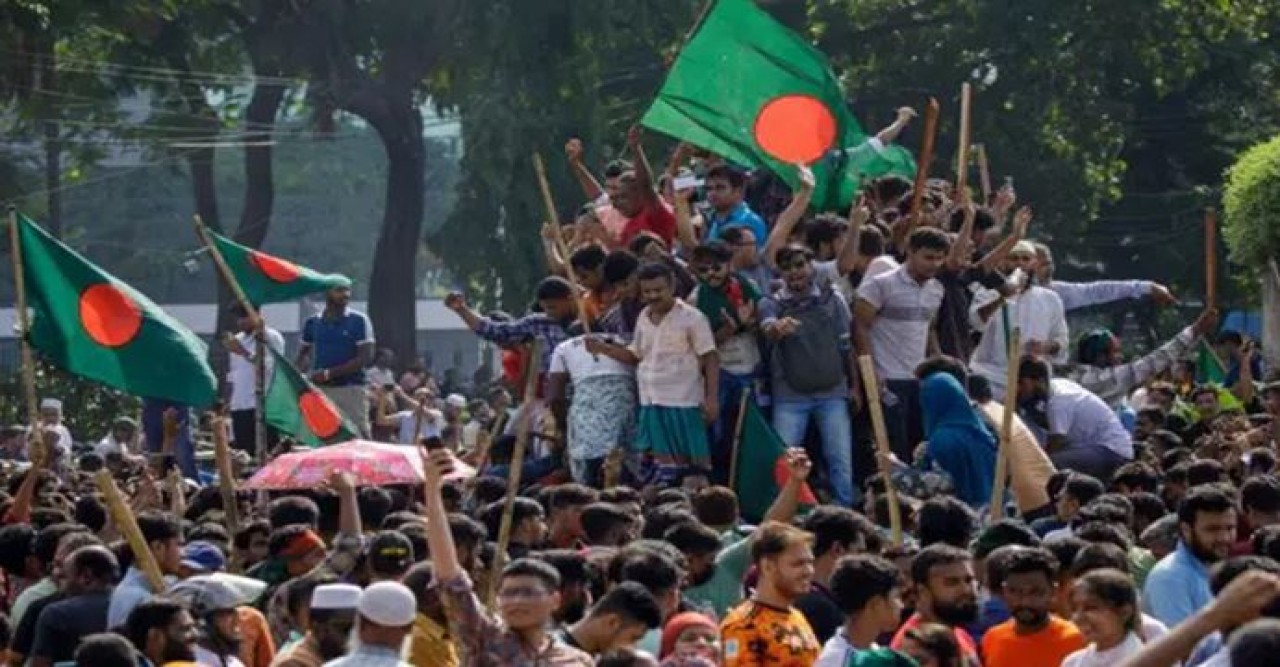 আ. লীগের পতনের এক মাস নানা সংস্কারে চেষ্টা স্থিতিশীলতা ফেরানোর