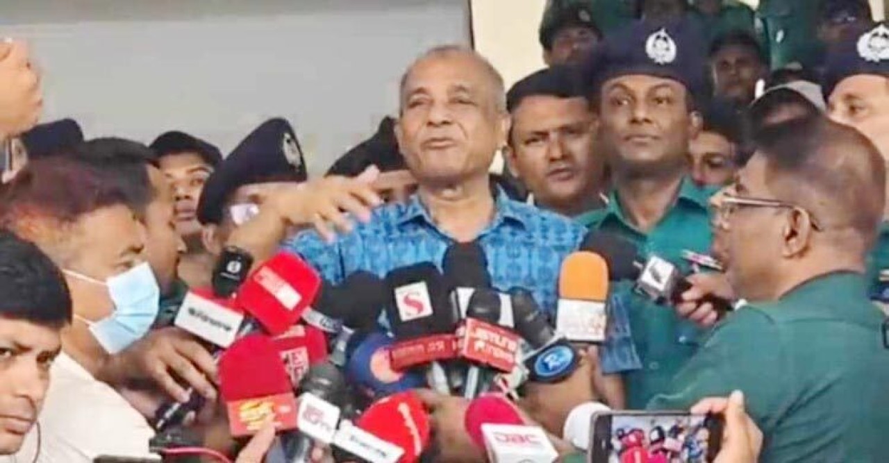 সাবেক রাষ্ট্রপতি আবদুল হামিদ দোষী হলে আইনের বাইরে রাখা হবে না -স্বরাষ্ট্র উপদেষ্টা