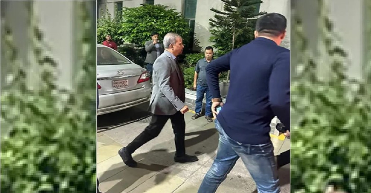 খালেদা জিয়ার খোঁজ নিতে মধ্যরাতে হাসপাতালে আইন উপদেষ্টা