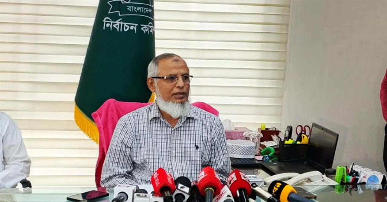 উপদেষ্টা পদে থাকা ব্যক্তি নির্বাচন করতে পারবেন কিনা, স্পষ্ট করলেন ইসি আনোয়ারুল