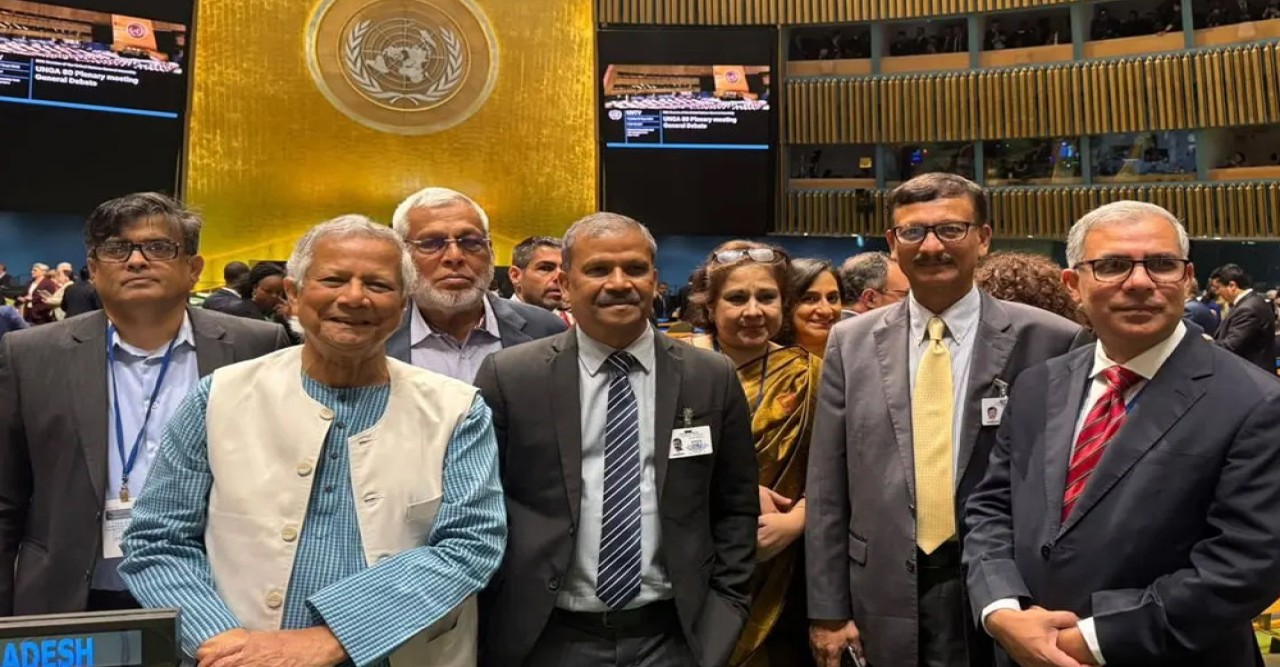 প্রধান উপদেষ্টার সফরসঙ্গী ৬২ জন, ব্যাখ্যা দিলেন সিনিয়র সহকারী প্রেসসচিব