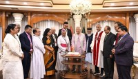 বড়দিন উপলক্ষে ধর্মীয় নেতাদের সঙ্গে প্রধান উপদেষ্টার শুভেচ্ছা বিনিময়