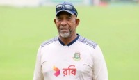 সমর্থকদের ধৈর্য ধরার অনুরোধ জানালেন হেড কোচ সিমন্স