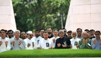 জিয়াউর রহমানের সমাধিতে শ্রদ্ধা জানালেন প্রধানমন্ত্রী