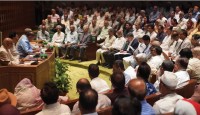 সরকারদলীয় এমপিদের সঙ্গে বৈঠকে প্রধানমন্ত্রী
