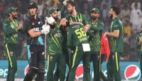 কিউইদের ৯৪ রানে গুঁড়িয়ে বাবরদের বড় জয়