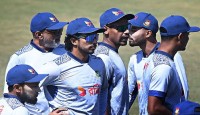 ঘুরে দাঁড়াতে মরিয়া বাংলাদেশ