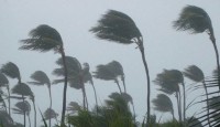 আট অঞ্চলে ৬০ কিমি বেগে ঝড়ের আভাস