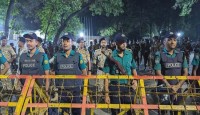 যমুনার সামনে আইনশৃঙ্খলা বাহিনীর অতিরিক্ত সদস্য মোতায়েন