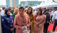 শিক্ষার্থীদের তৈরি কৃত্রিম রোবটিক হাত দেখে মুগ্ধ জুবাইদা রহমান