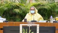 আপাতত বড় বড় প্রকল্প নেওয়া যাবে না : প্রধানমন্ত্রী