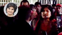 ডিবি কার্যালয়ে নেওয়া হলো সাংবাদিক মুন্নী সাহাকে