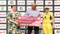 বাংলাদেশে দুর্দান্ত পারফরম্যান্সের পুরস্কার পেলেন মলিনিউ