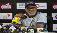 চট্টগ্রাম টেস্টে থাকছেন না হাতুরাসিংহে