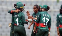 বাংলাদেশকে চ্যালেঞ্জিং টার্গেট ছুঁড়ে দিল ভারত